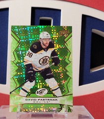 David Pastrnak 2022-23 - Green Parralel Ud Ice #85 Upper Deck
